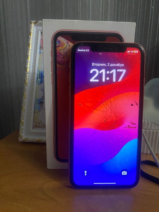 Продам айфон XR.