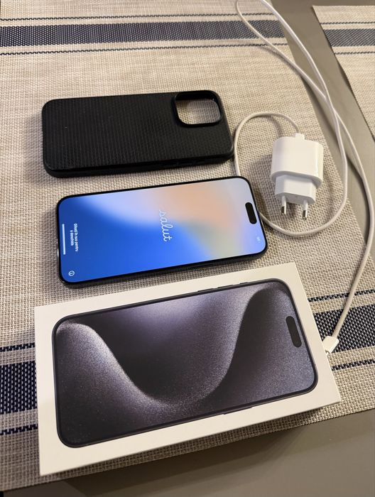 Iphone 15 Pro Max 256G+husa, cutie si încărcător