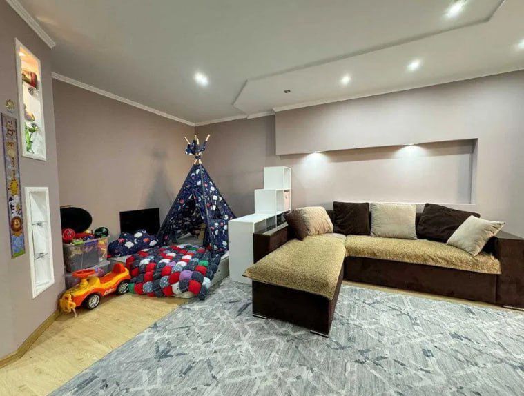 Продается кв 2:/4/5 Японс,посольство