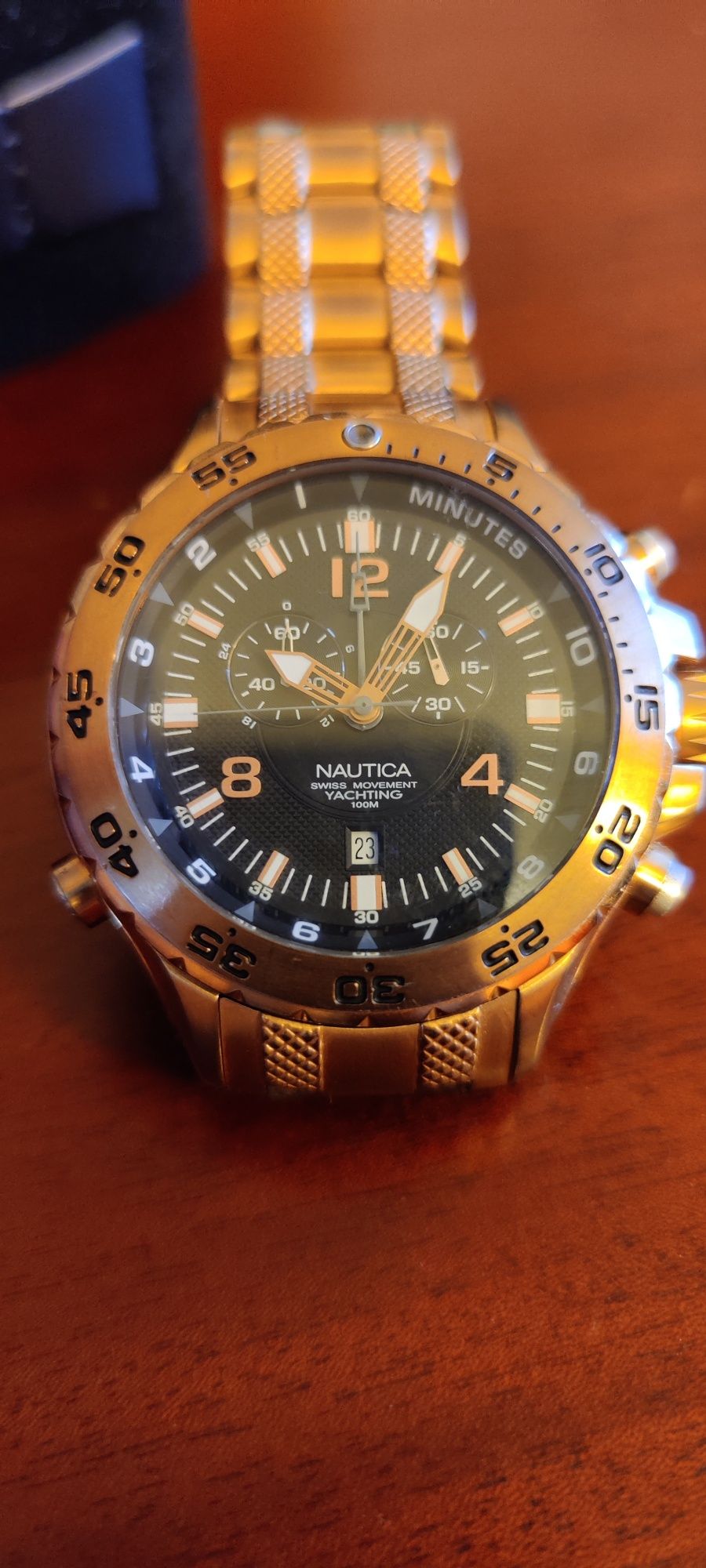 Часовник Nautica