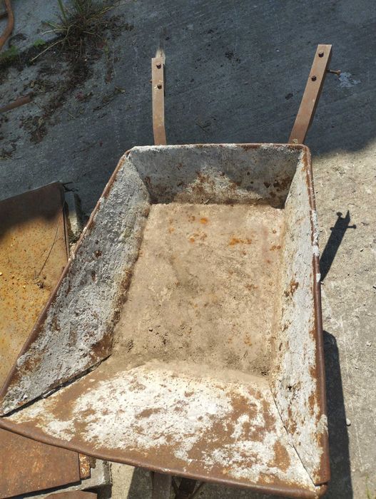 Ръчна строителна ( градинска  } количка