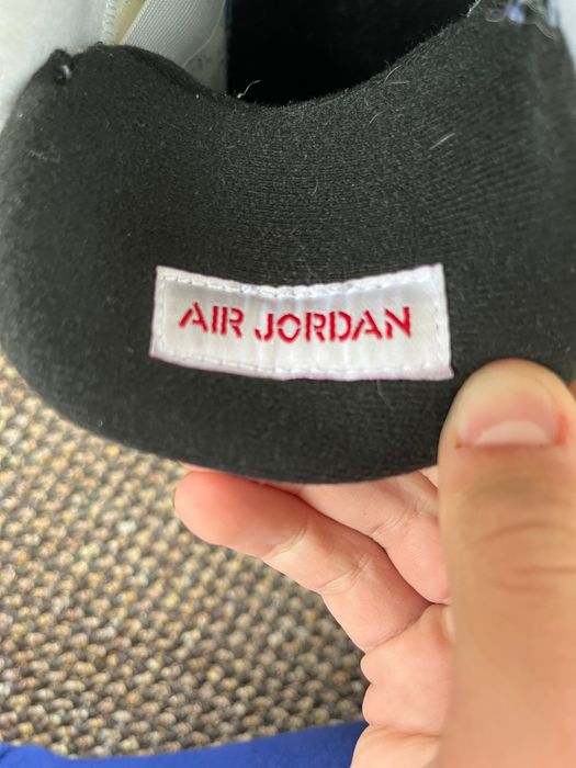 Vând Jordan 4 White cement