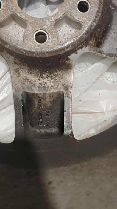 Vând jante honda r17