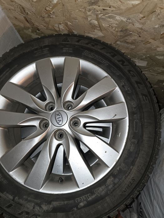 Оригинальные диски киа с шипованной резиной 225/60/17