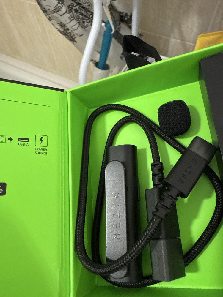 Микрофон Razer Seiren BT