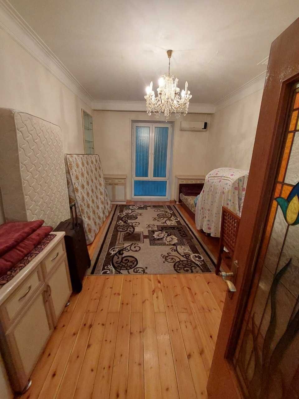 Чиланзар 1 кв-л. Высокопотолочный. 2+2\2\4. Раздельные комнаты.TR