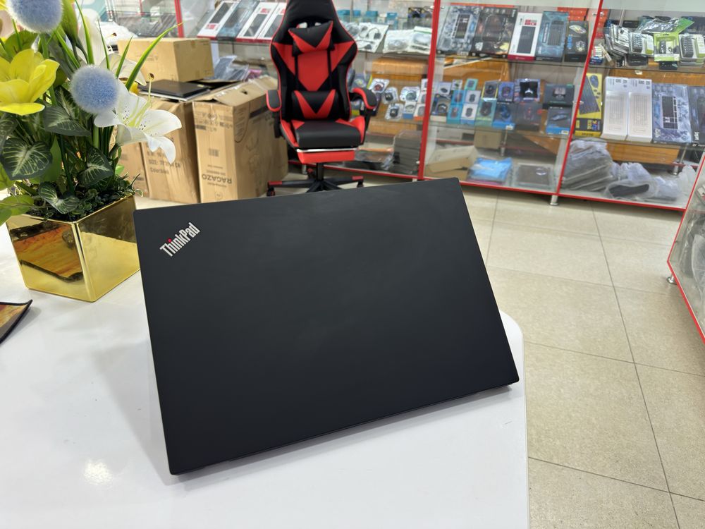 Lenovo thinkpad idealni core i5 8/256 patsvetka atpechatma hammasi bor