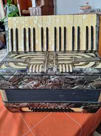 Acordeon Hohner in vergele acordat la 8/80 nou