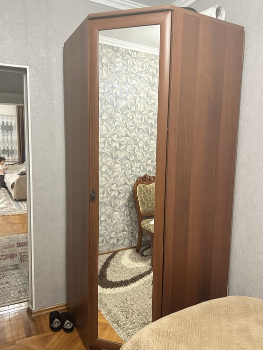 Шифоньер угловой