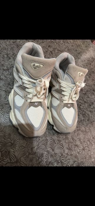 Продам кроссовки 43 размер