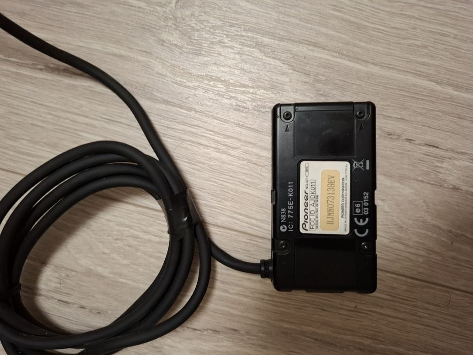 Bluetooth адаптер Pioner ND-BT1 свален от Saab 93
