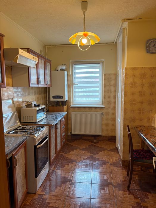 Inchiriez apartament cu 3 camere- Strand