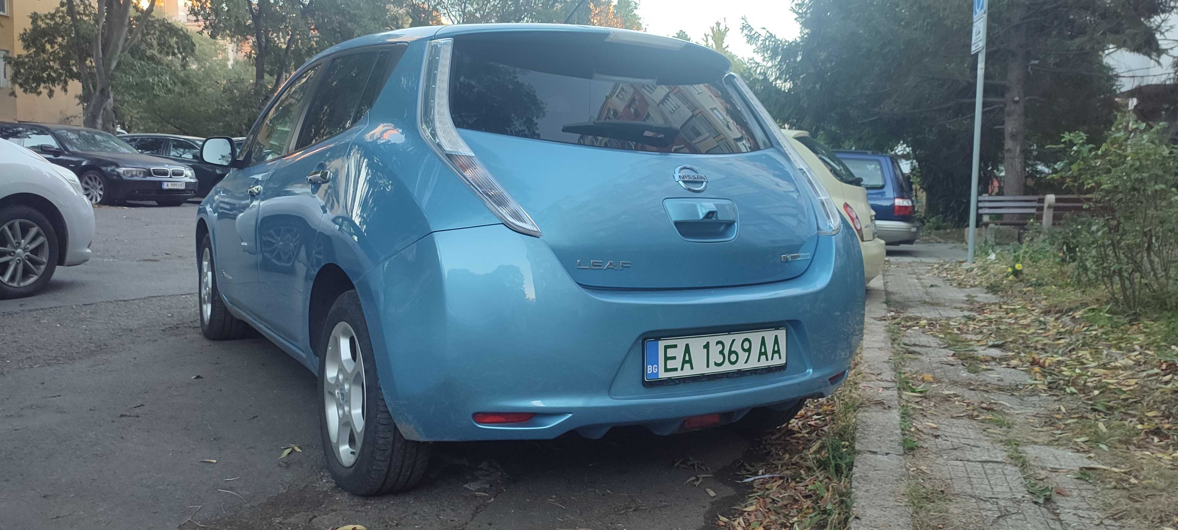 NISSAN LEAF електромобил