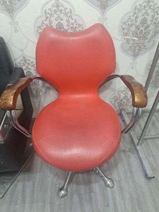 Продается кресло салона красоты