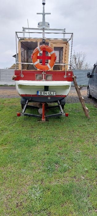 Vând salupa diesel 45cp cu peridoc