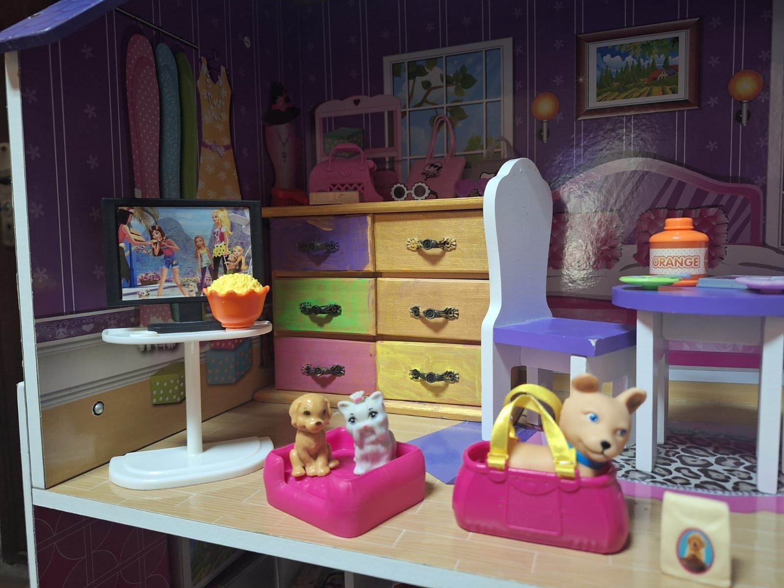 Vând casă de joacă pentru copii 160 cm cu accesorii Barbie.,