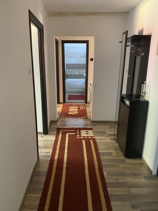 Inchiriez Apartament 2 Camere Resita Piata Sud