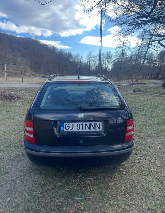 Vând Skoda Fabia 1