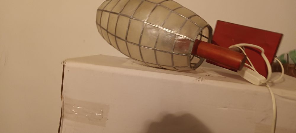 Aplice de perete cu sticla murala . Noi nouțe.