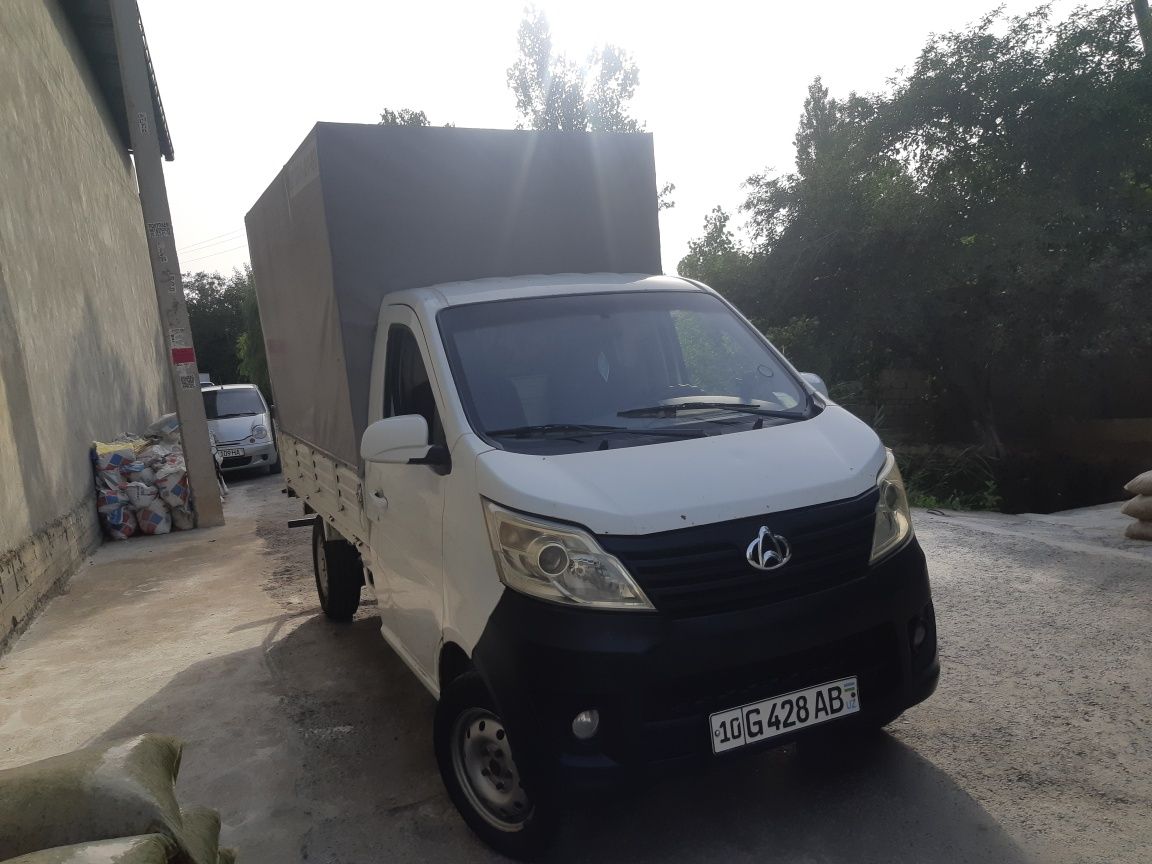 Changan sotiladi changan holati yahshi sotiladi