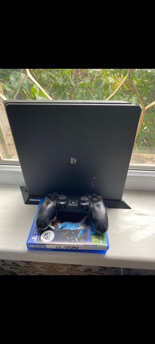 Продам плейстейшен в отличном состоянии