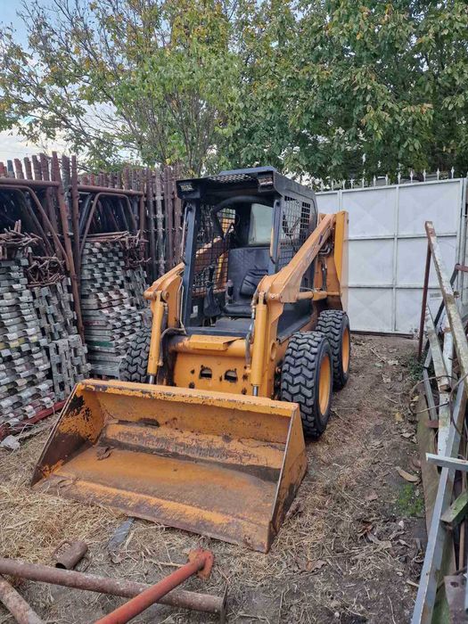 Услуги с мини багер, мини челен товарач и самосвал с кран.