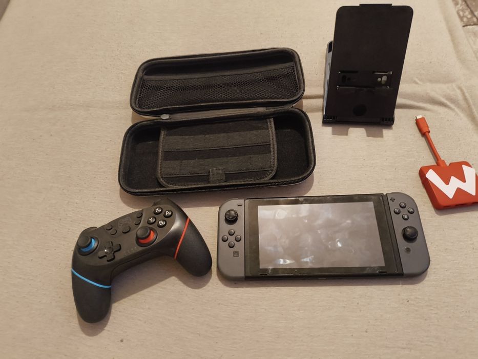 Vând Nintendo switch oled