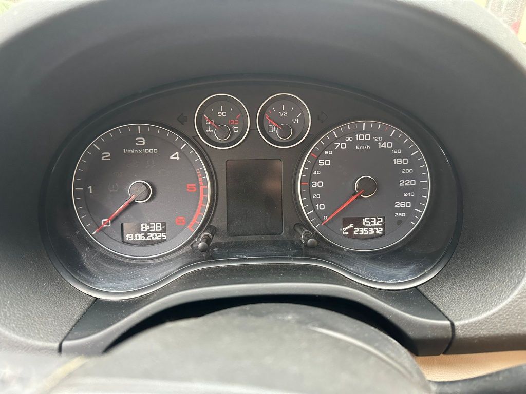Audi A3 facelift,  an 2011,  cutie automată