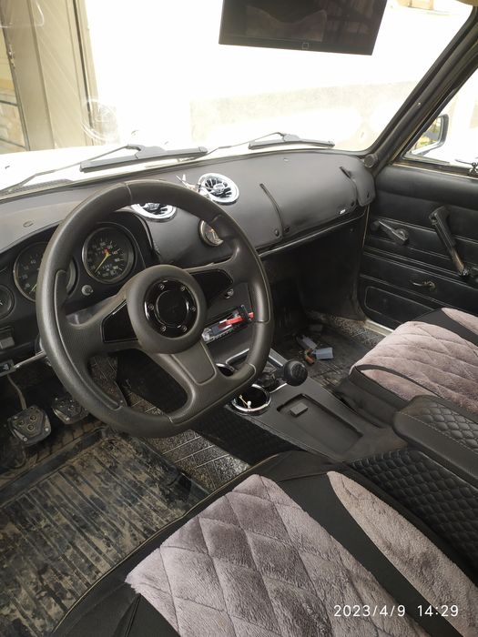 Vaz 2106 sotiladi