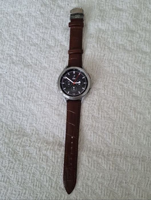 Продавам Samsung Watch 4 Classic with extra bands