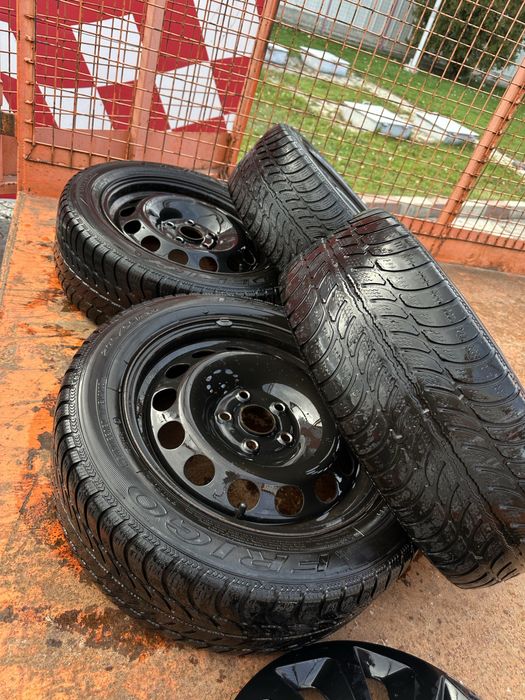 Set anvelope de iarna cu jante