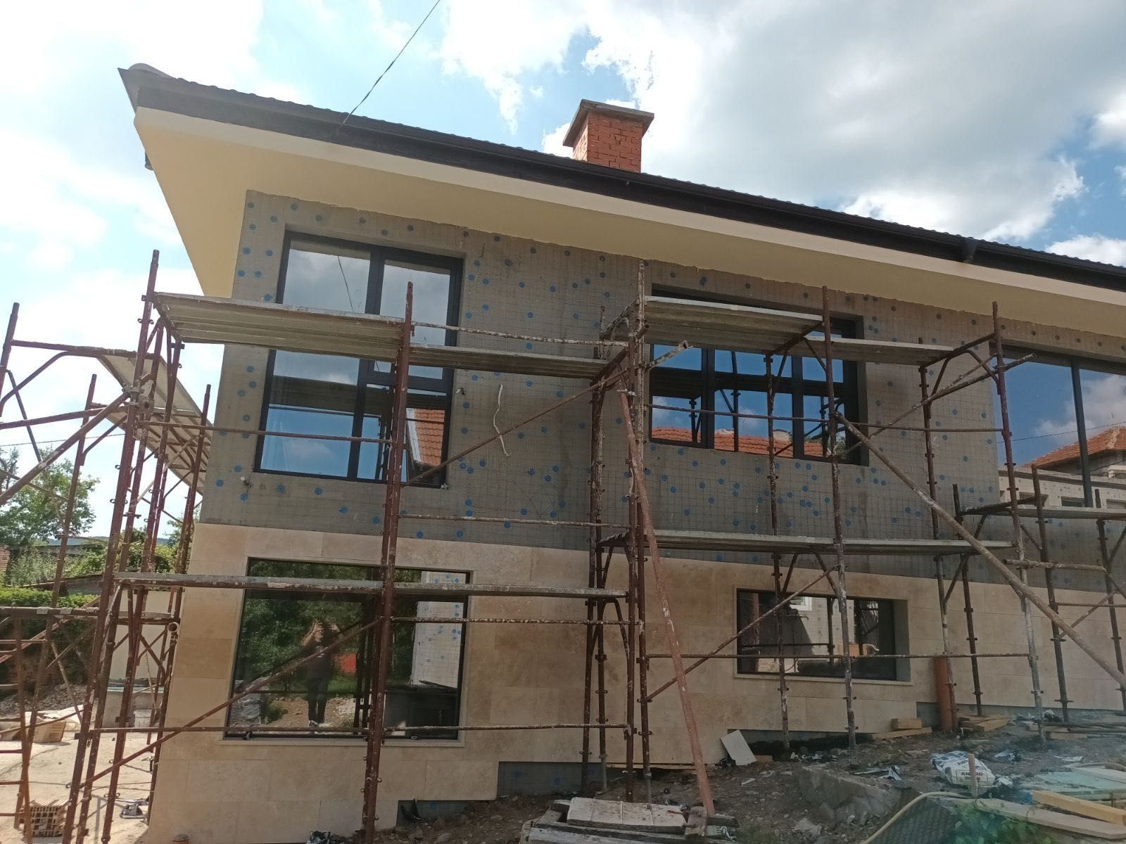 Продавам къща до София