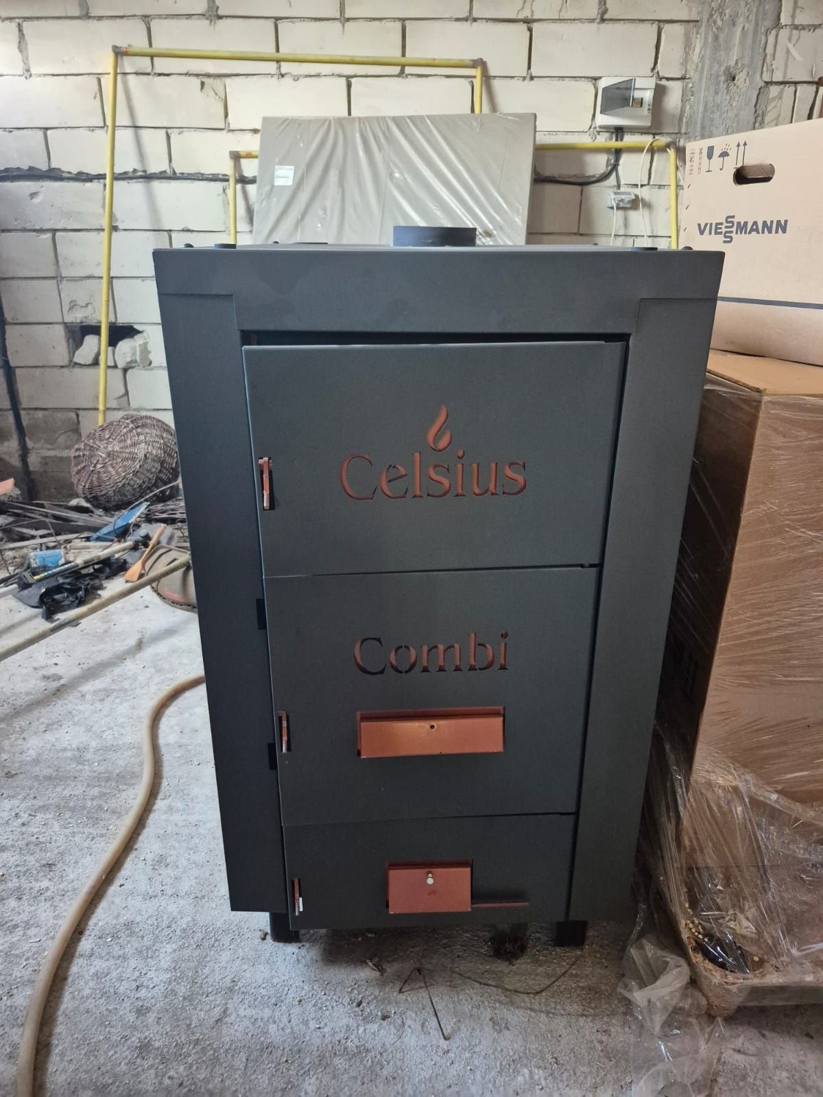 Centrala pe lemne și pe peleti Celsius combi