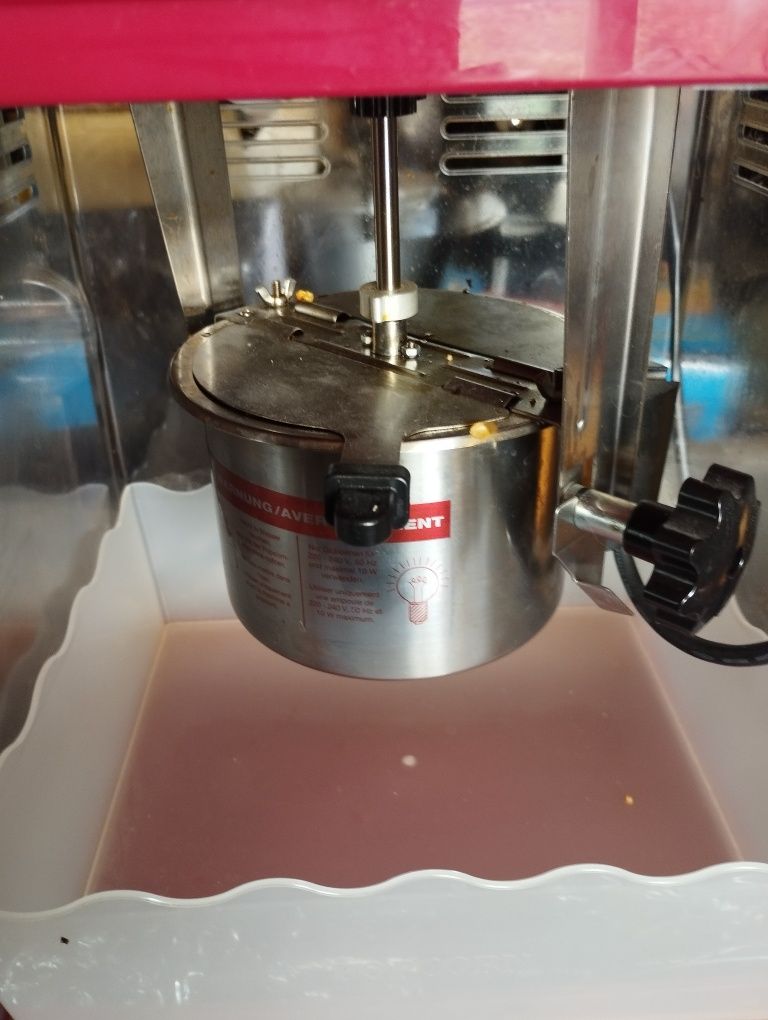 Popcorn maker машина за пуканки