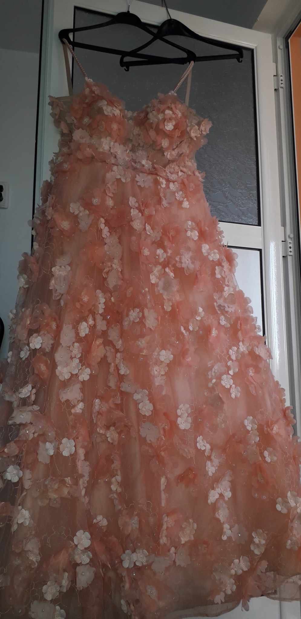 Бална рокля с цветя