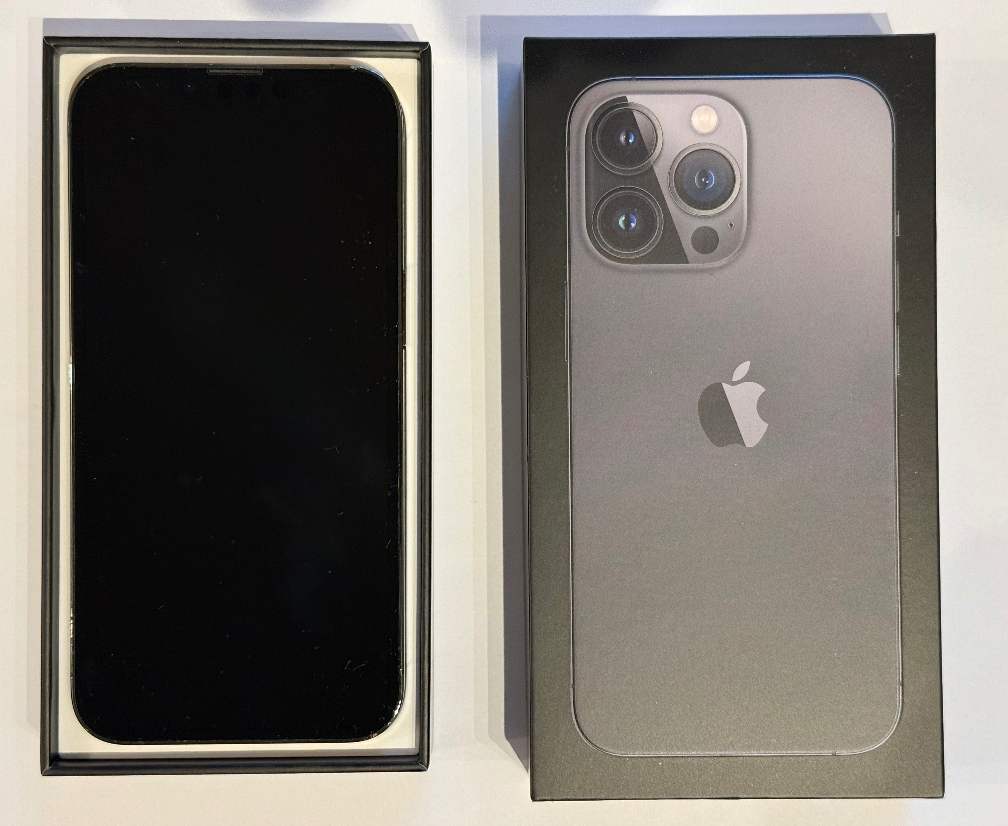 iPhone 13 PRO 512Gb, graphite, cu cutie si husa de protectie incluse.