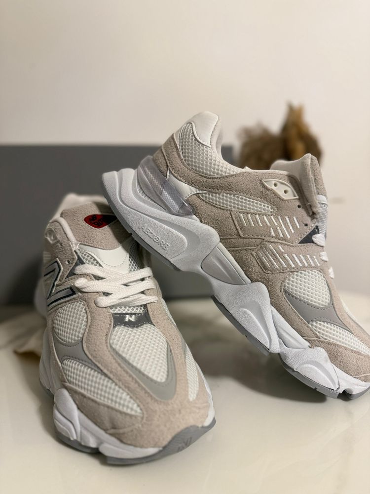 Adidasi New Balance 9060