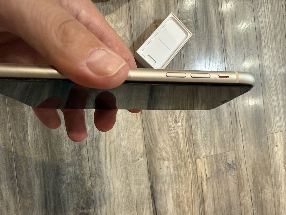 Iphone 11 white 64GB като нов!!! 94% батерия