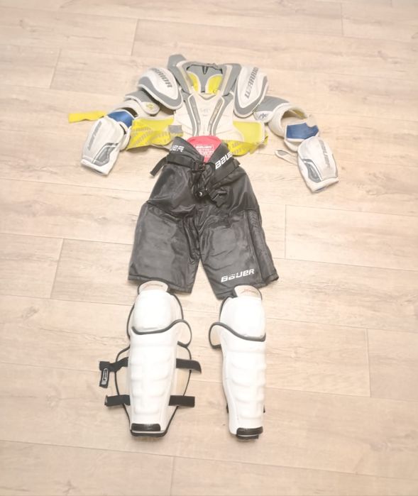 Форма хоккейная на ребёнка 12-14лет.