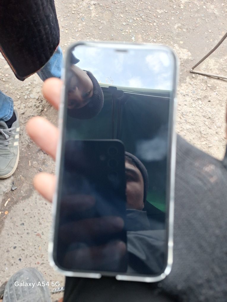 Iphone 11 narxi 230$  kelishamz  manzil toshkent shoyxontoxur tumani