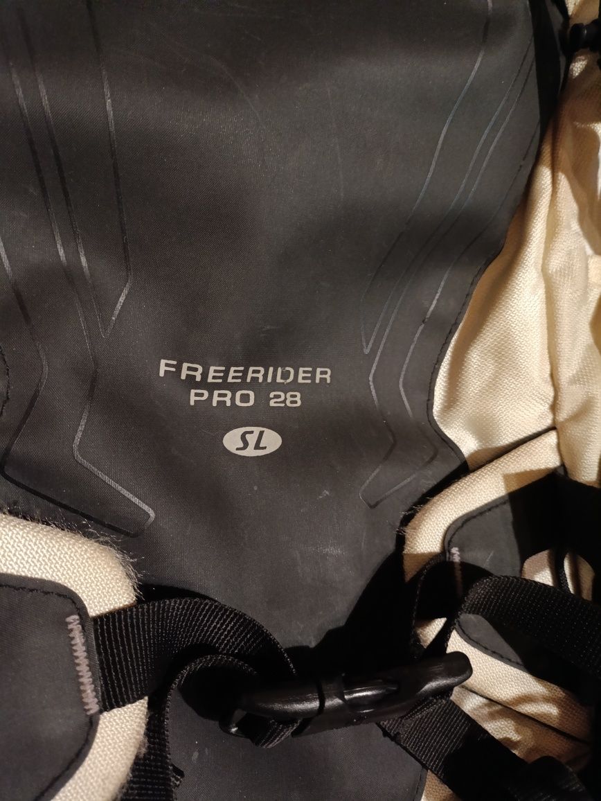 Раница Deuter "Freerider Pro 28"SL - супер запазена