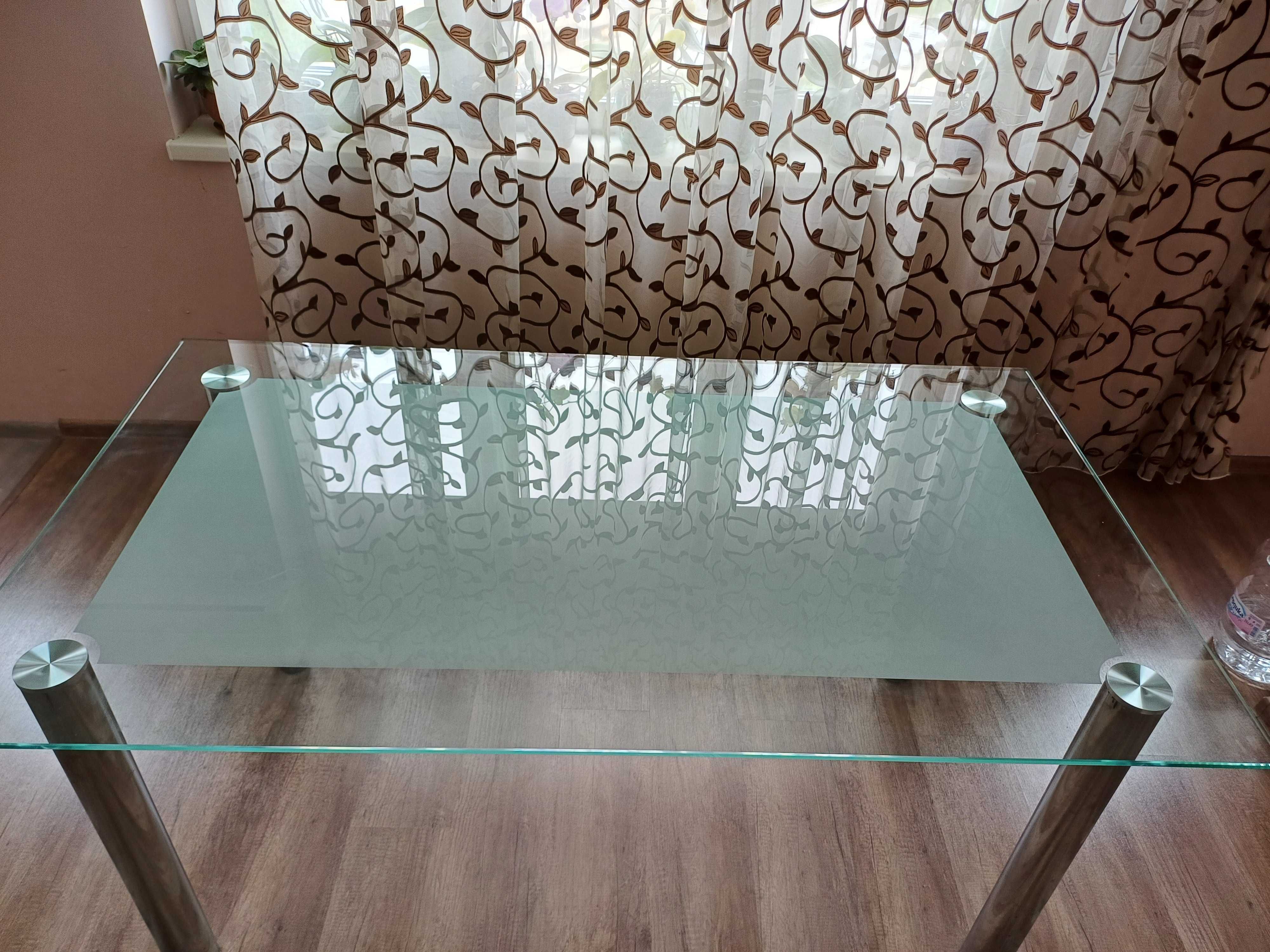 Трапезна маса стъкло