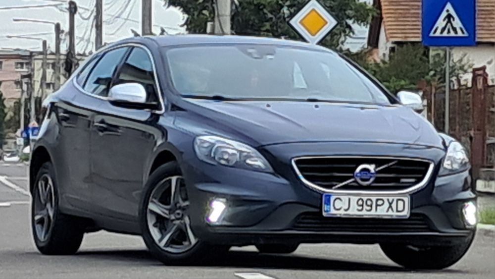Volvo  v40 an 2015 R-desing impecabil