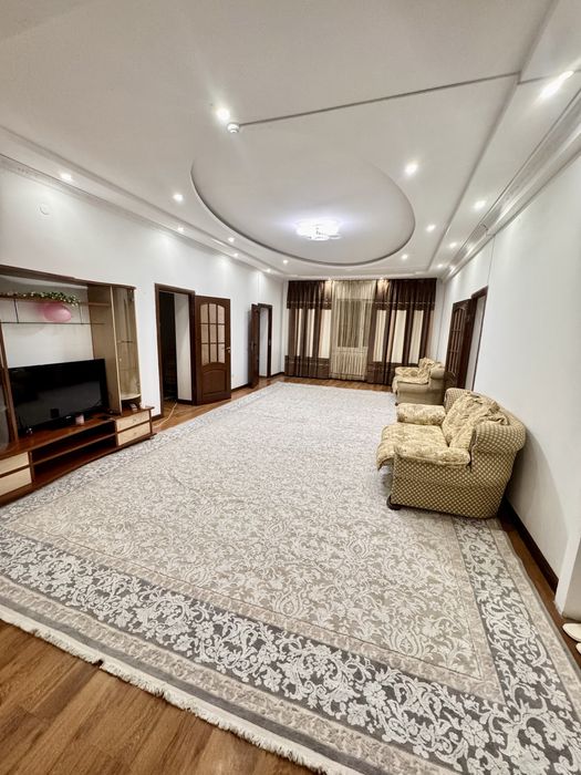 Сдаётся большой и уютный коттедж — 400 м²посуточно