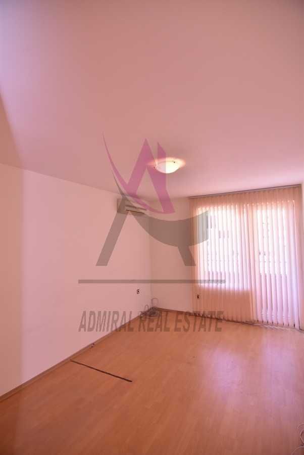 Дава се под наем Магазин в Варна, Базар Левски - 103 кв.м за 650 € - Снимка #2