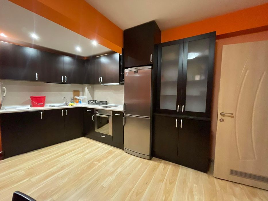 Дава се под наем Тристаен апартамент в Варна, Конфуто - 80 кв.м за 500 € - Снимка #3