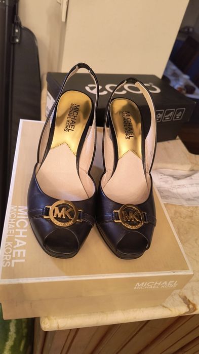 Sandale bleumarin Michael Kors cu detalii aurii