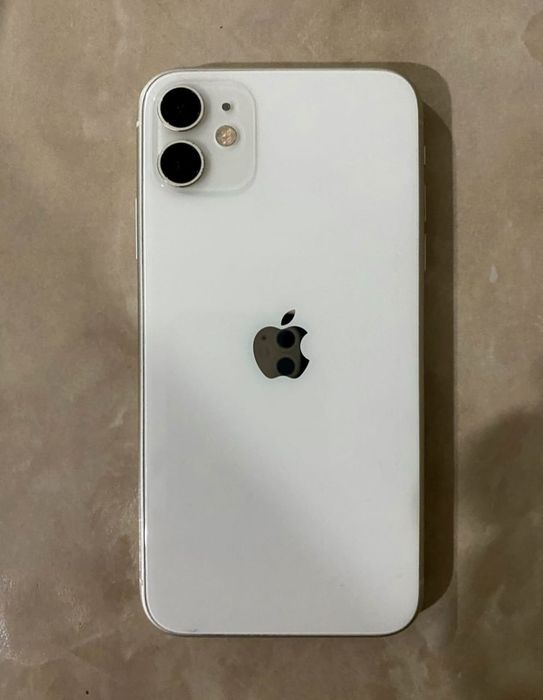 Айфон 11 продам  в хорошем состоянии