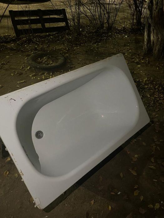 Акриловая ванна 130/64