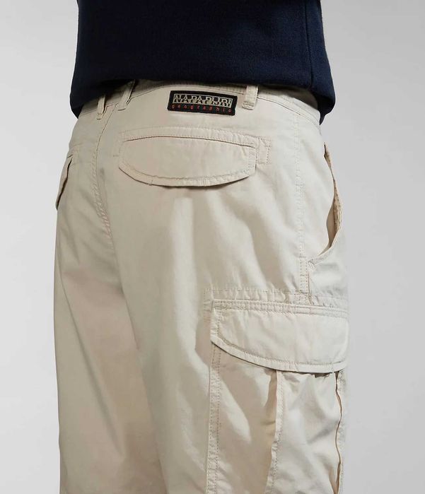 Pantaloni scurti din bumbac Napapijri, mar 36(XL). Noi, cu eticheta